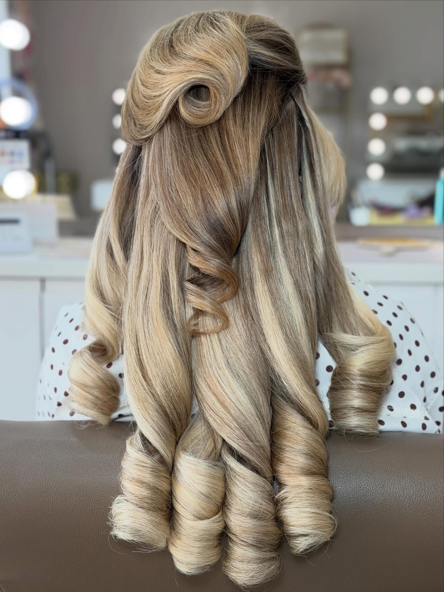 Blonde signature rolls